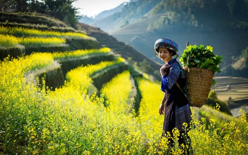 giao lưu với người dân địa phương tây bắc